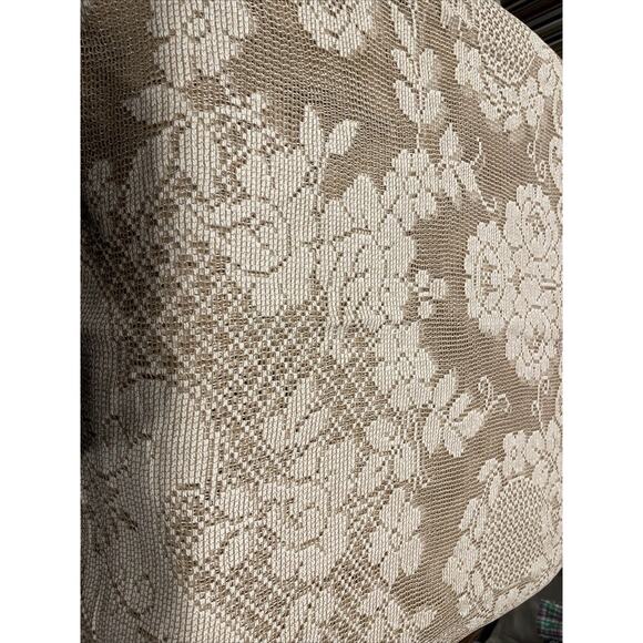 Vintage Lace Tablecloth 90" X 62" Unused Condition Reversible - Picture 2 of 4